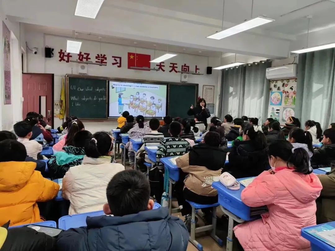 邳州市实验小学举行推门听课和高年段示范课活动