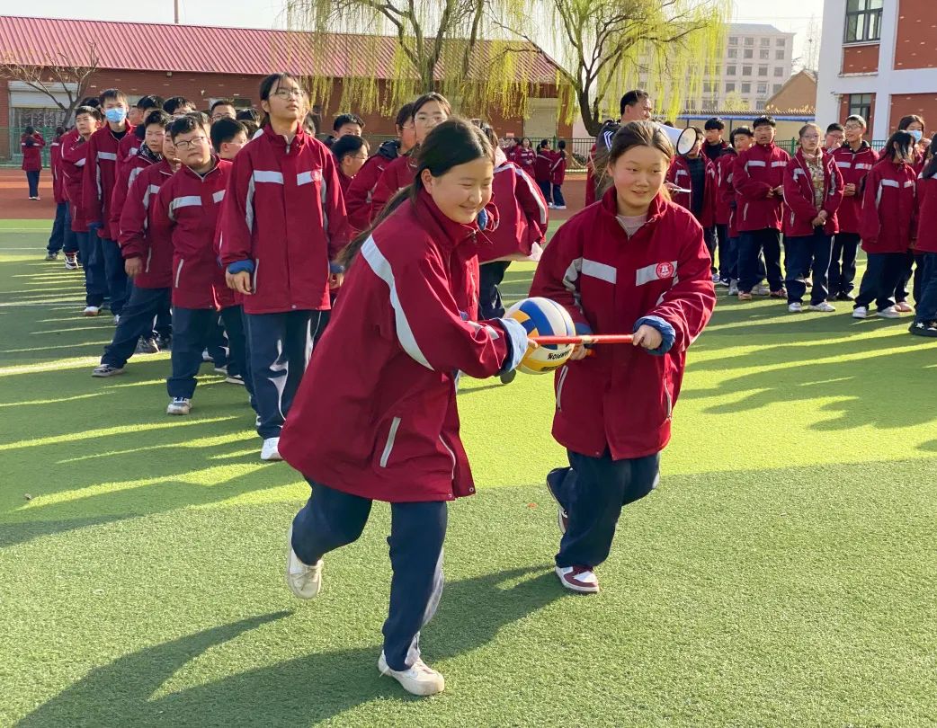 邳州市第二中学初中部开展阳光体育大课间活动