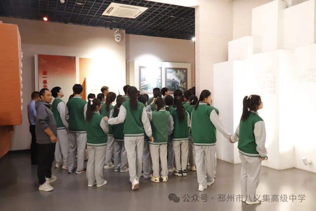 让王杰精神在新时代绽放更加璀璨的光芒——我校开展“行走的思政课”红色研学活动